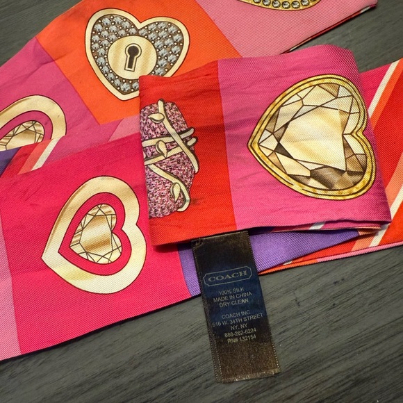 Vintage coach tote bag with coach accent scarf - Picture 8 of 8